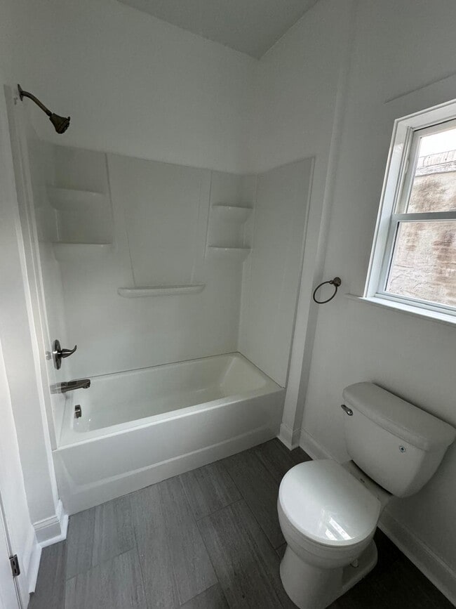 Photo - 511 W Marshall St Unit 101