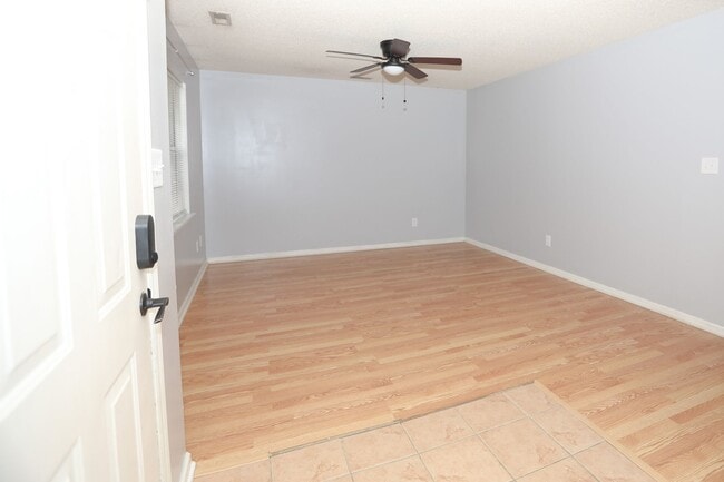 Photo - 621 S Hampton Dr