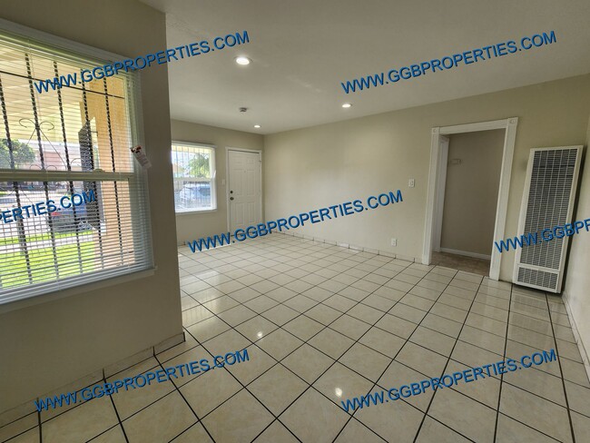 Photo - 253/255 E 67th Way Unidad 253