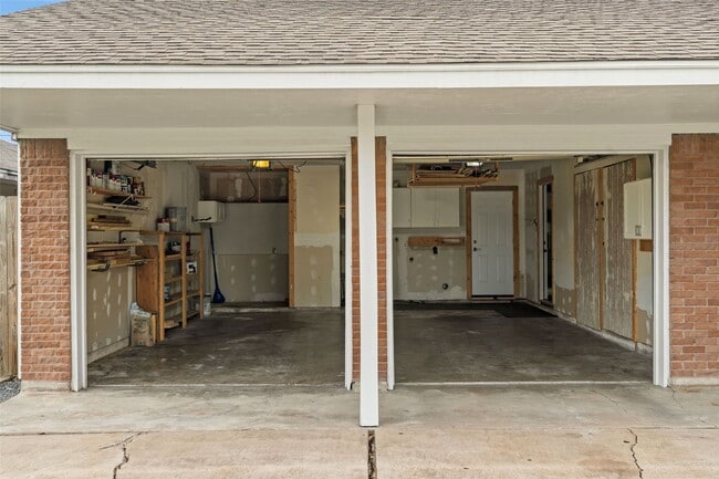 Building Photo - 711 Kalmer St Rental