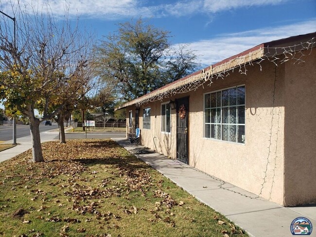 Building Photo - 301 E Main St Rental