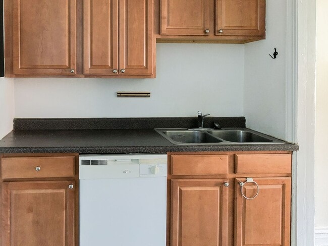 Photo - 627 W Melrose St Unit 2