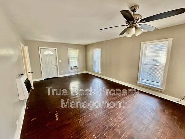 Photo - 303 N Maple St