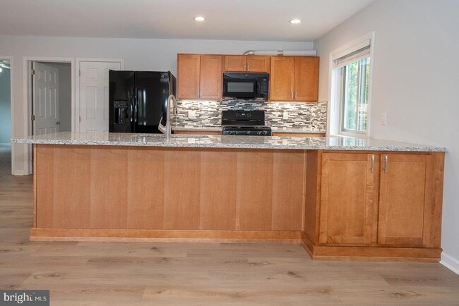 Photo - 200 Pennsylvania Ave