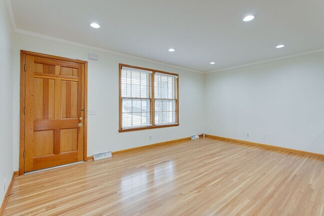 Photo - Stunning 4BE/2.5BA home at corner lot single story home!