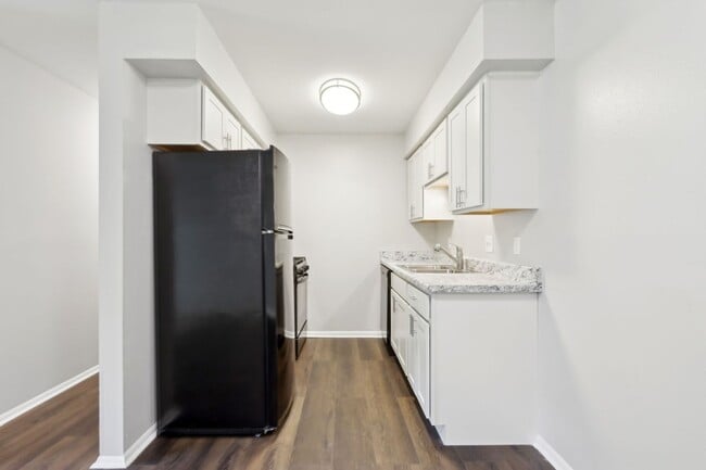 Photo - Mayfair Apartments