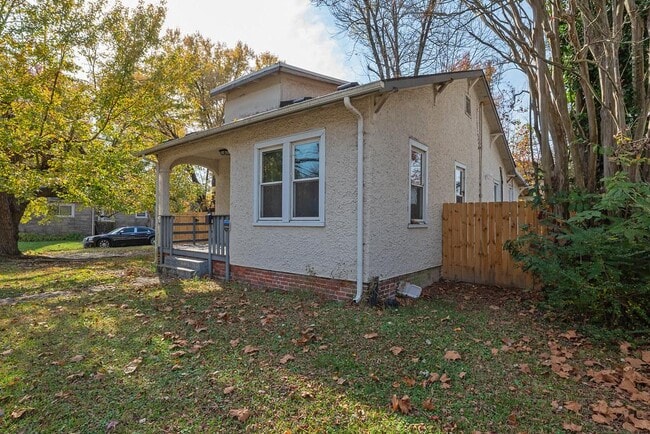 Photo - 1323 Columbia St