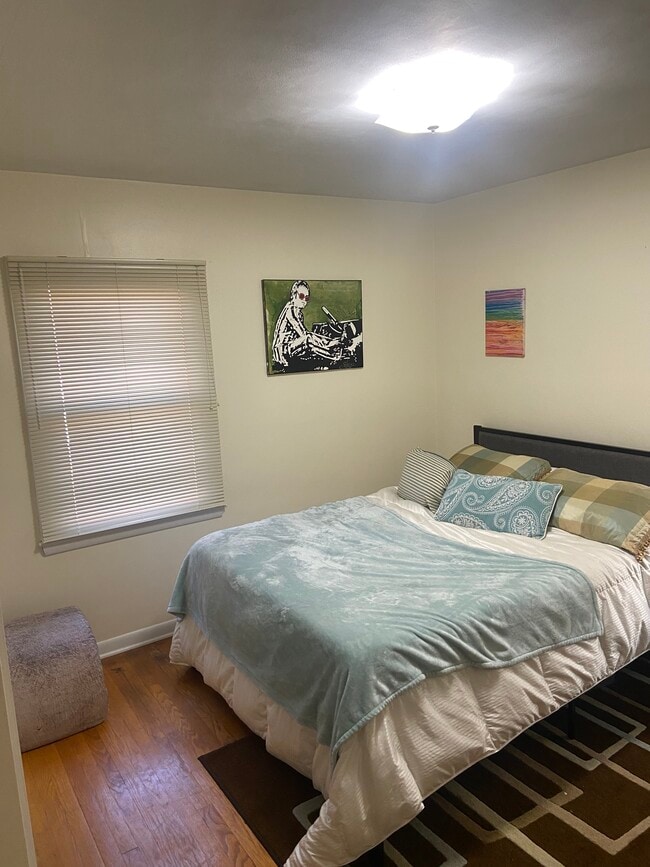 Cama de repuesto - 7000 W Stevenson St