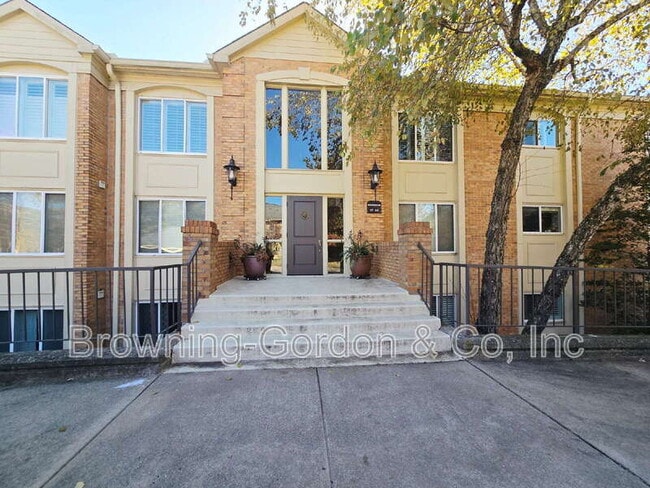 Building Photo - 4487 Post Pl Unit #17