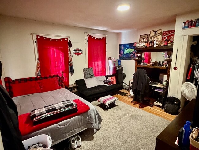 Photo - 2346 Stratford Ave