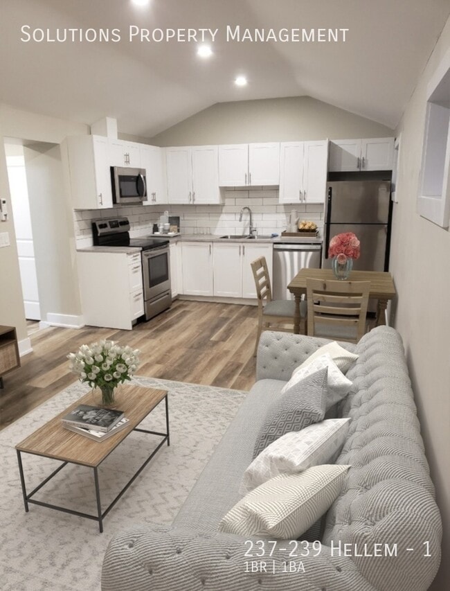 Photo - **ALL INCLUSIVE 1 Bedroom with Vaulted Ceiling. Unité 1
