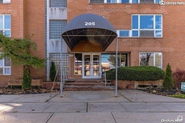 Building Photo - 205 Mineola Blvd Unit 2A Rental