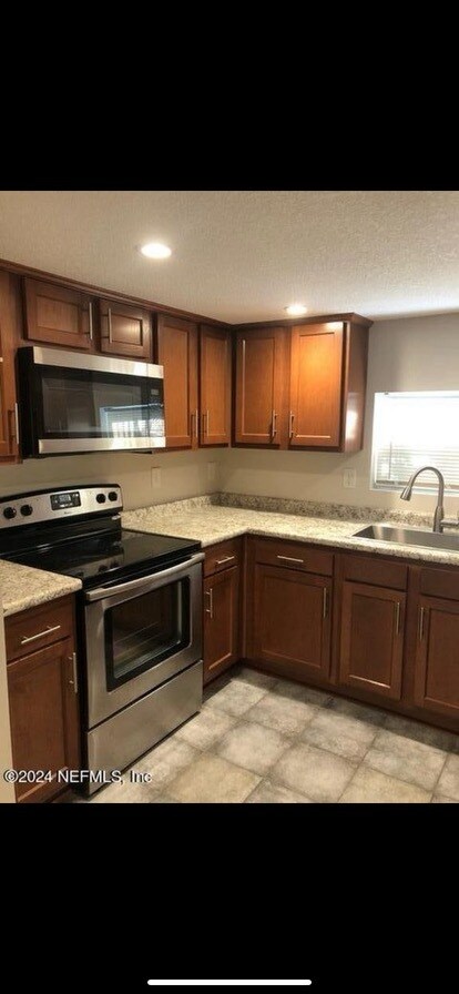 Photo - 2144 Ashland St Unit 2144