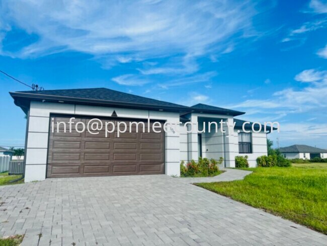 Building Photo - Welcome to this fabulous 2022 build its a ...