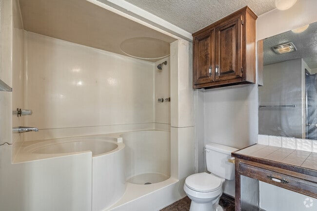 Eagle Crest Apartments