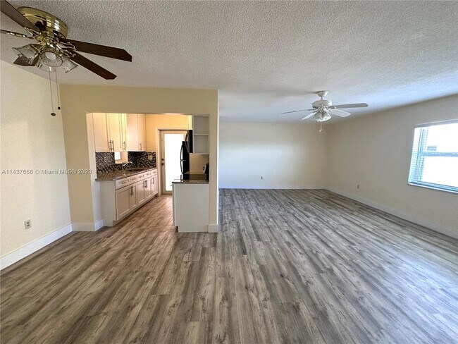 1747 Rodman St Unit 305  