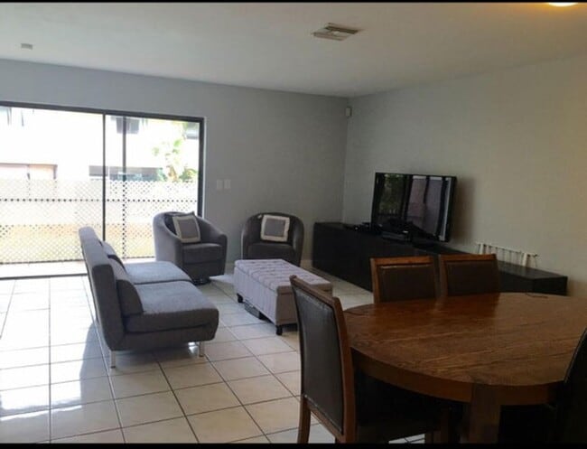 Photo - 1679 NW 15th Vista