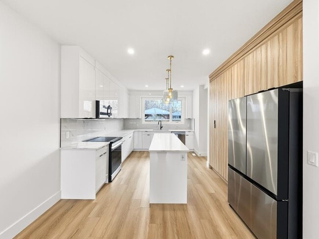 Photo - 3.0 bedroom in Calgary Alberta T3E 0C7