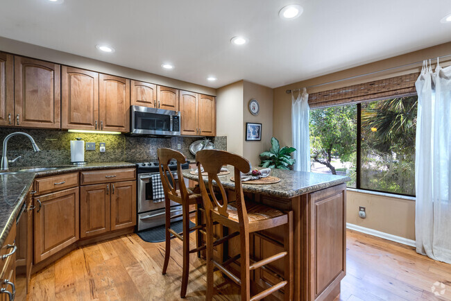 Building Photo - 15354 Strathearn Dr Unit 12604 Rental