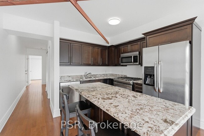 Photo - 2541 Yonge St Unit #1