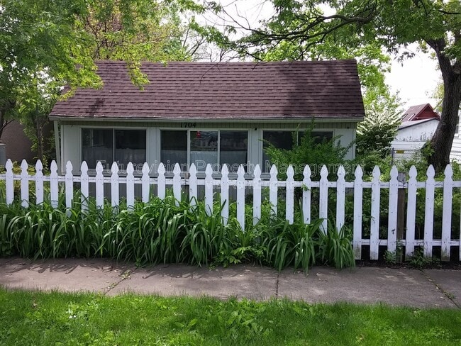 Photo - 1704 Belleview Ave