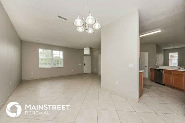 Photo - 710 Paris Dr