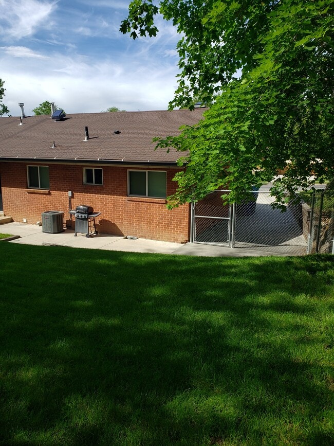 Photo - 767 Boughton St House