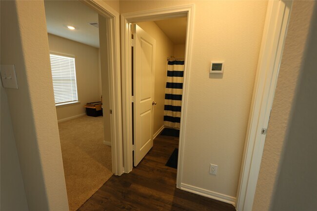 Photo - 428 Lgt Smt Dr