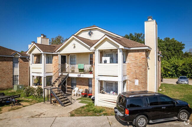 7118 Oakwood Glen Blvd - Oakwood Glen Condominiums