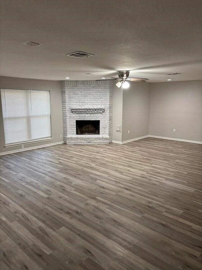 Photo - 26019 Leafywood Dr