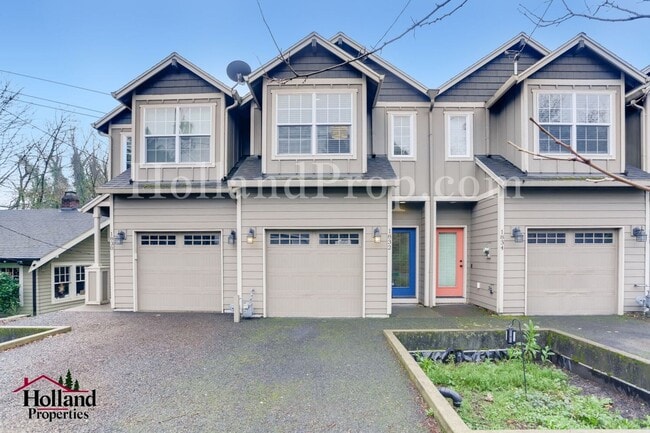 Building Photo - Stylish 3-Bedroom Portland Home with Fireplace, Garage & Modern Conveniences