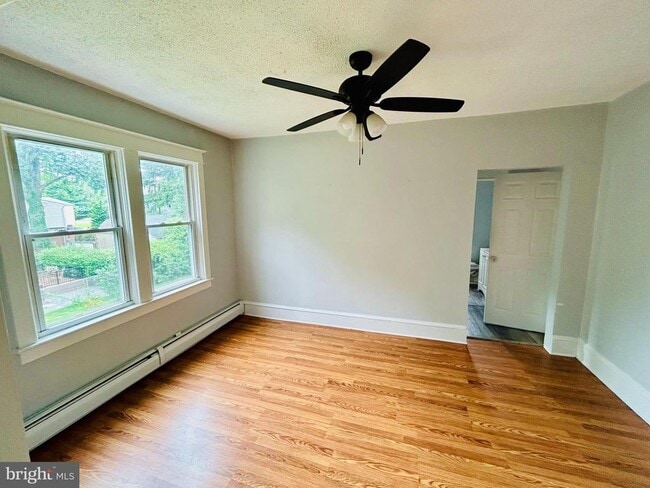 Building Photo - 303 Kenny St Unit C