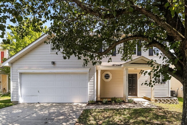 Building Photo - 10126 Green Hedge Ave