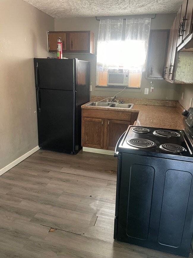 Photo - Knoxville 37917 - 2 Bedroom, 1 bath apartment - Contact Lisa Vineyard and Shannon Russell (865) 2...