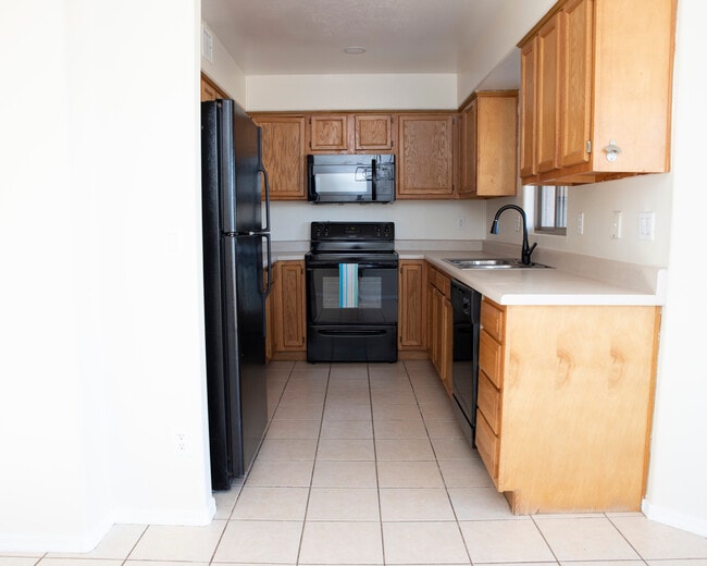 Building Photo - 16015 S Yava Rd Rental