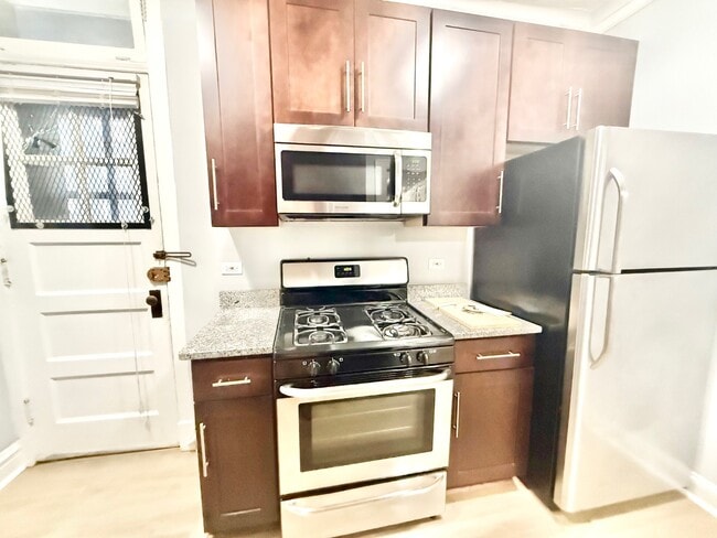 Photo - Beautiful 1 Bed 1Bath in the Andersonville area Unit 1N