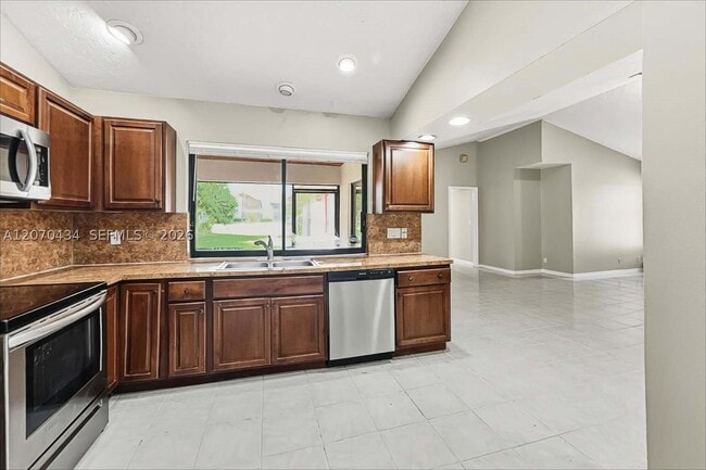Photo - 13325 Kingsbury Dr