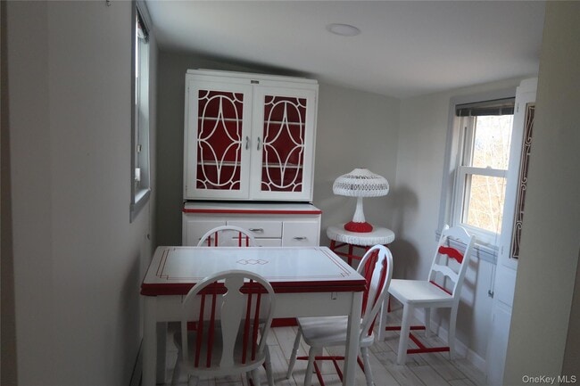 Photo - 15 Woodland Cir N