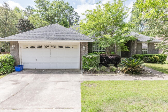 Building Photo - 211 Foxchase Way Rental