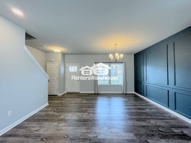 Photo - 155 American Wy