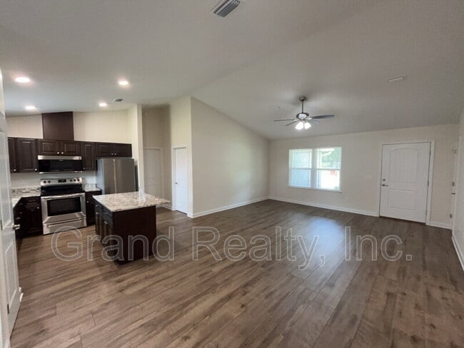 Photo - 4004 Roxies Ln