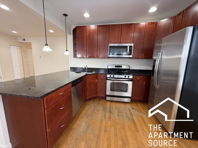 Building Photo - 6301 N Francisco Ave Unit 3