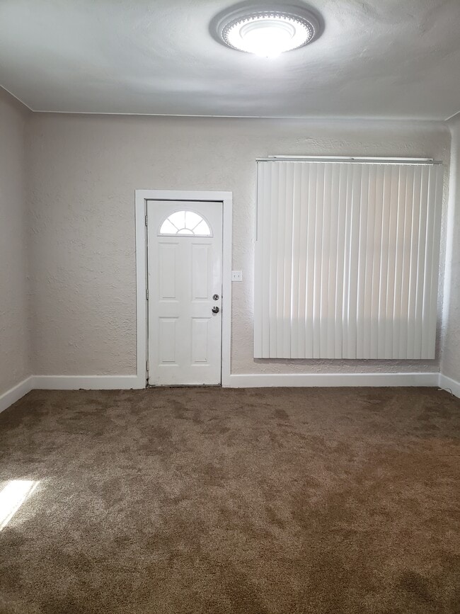 Photo - 11384 Nagel St