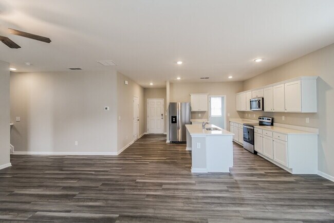 Photo - 70 Hyde Park