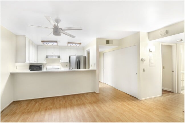 Photo - 2 Bedroom Ground Floor Irvine Condo