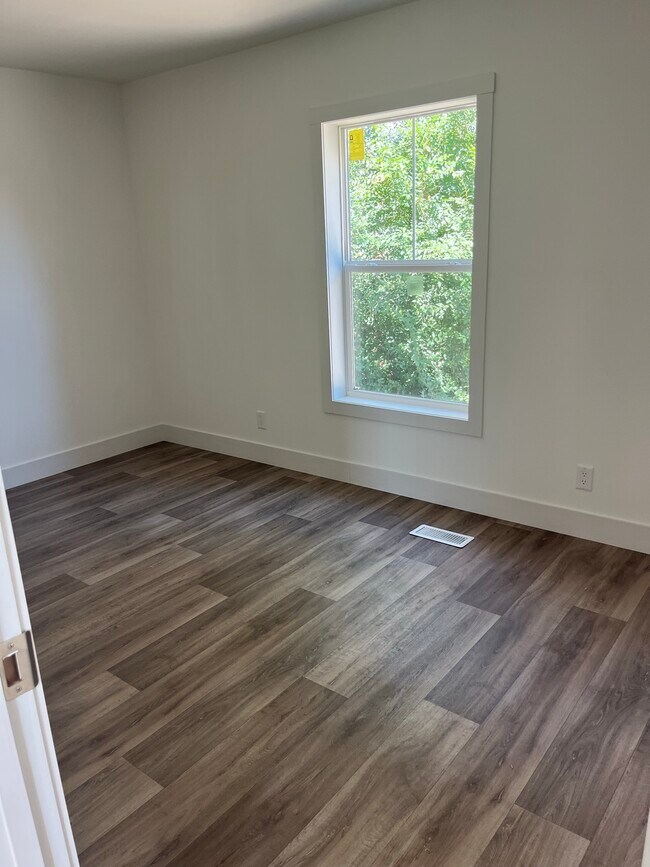 Photo - 800 Woodland Trl