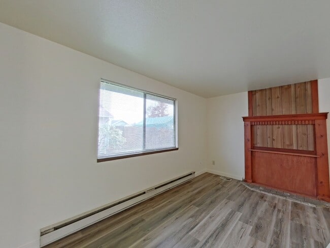 Photo - Comfortable 2 Bedroom Duplex with Garage ~... Apartamento Unidad 1642 23rd Court SE