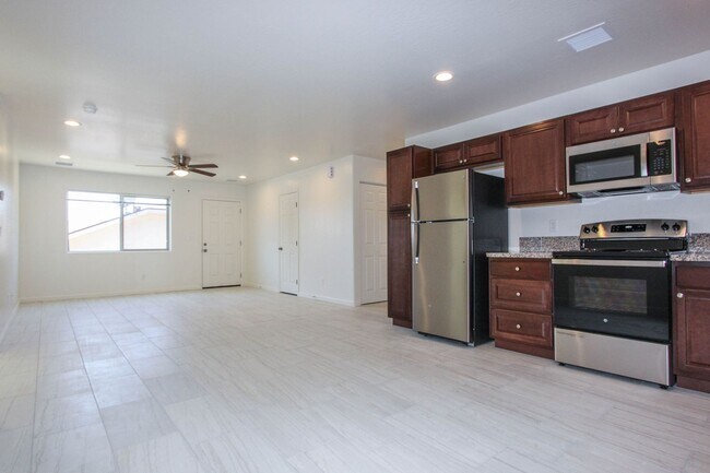 Photo - 1251 Barzona Ave Unidad #2