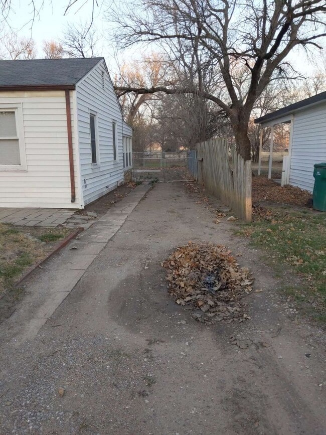 Photo - 2 Bed, 1 Bath Ready for Rent!