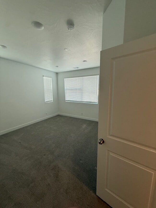 Photo - Modern 3 Bedroom Condo in Desert Color Unit 4-304